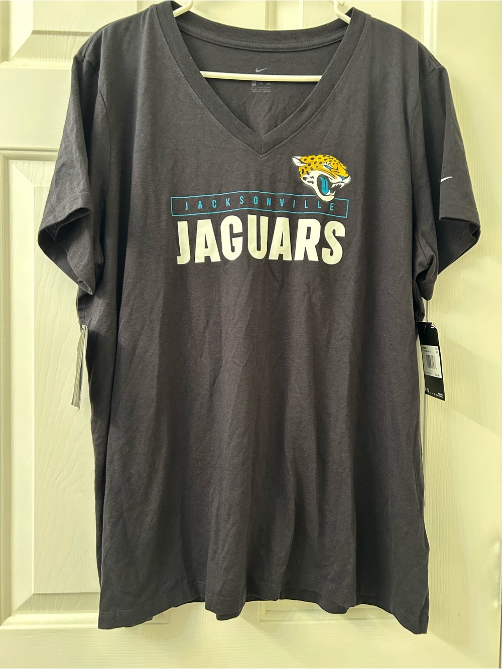 NWT Nike/NFL Jacksonville Jaguars Women’s Black V-Neck Tee